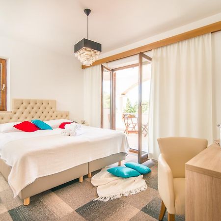 Hotel Villa Врсар Экстерьер фото