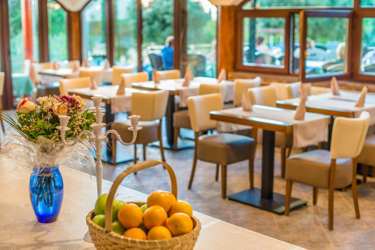 Hotel Villa Врсар Экстерьер фото