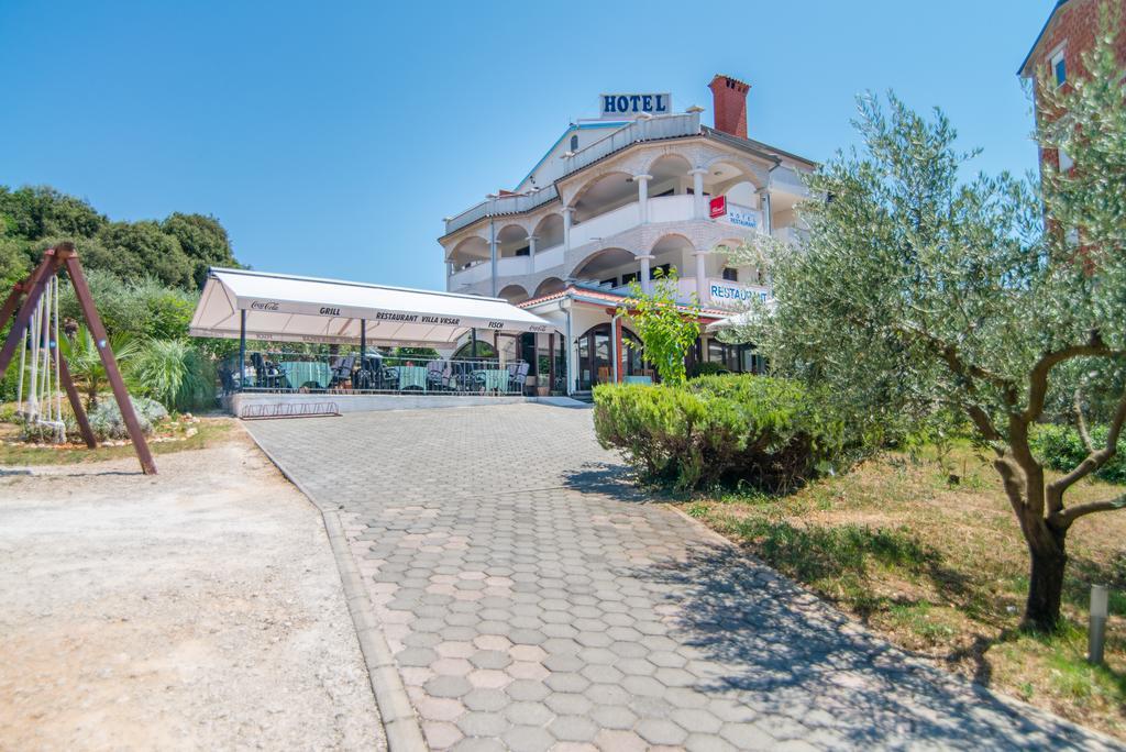 Hotel Villa Врсар Экстерьер фото