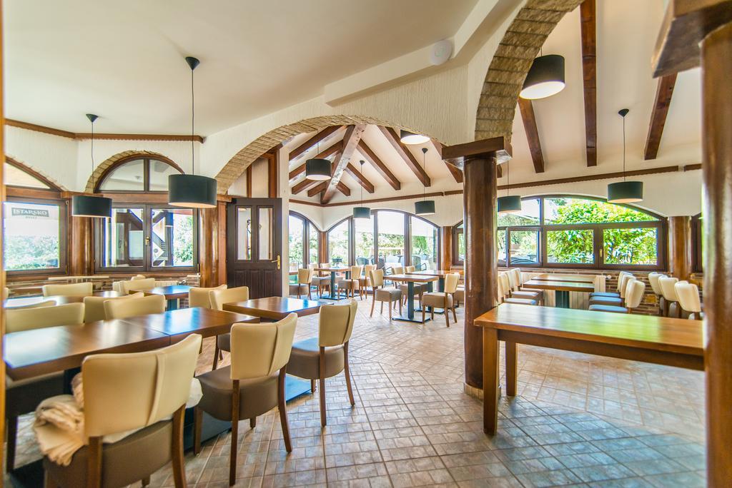 Hotel Villa Врсар Экстерьер фото