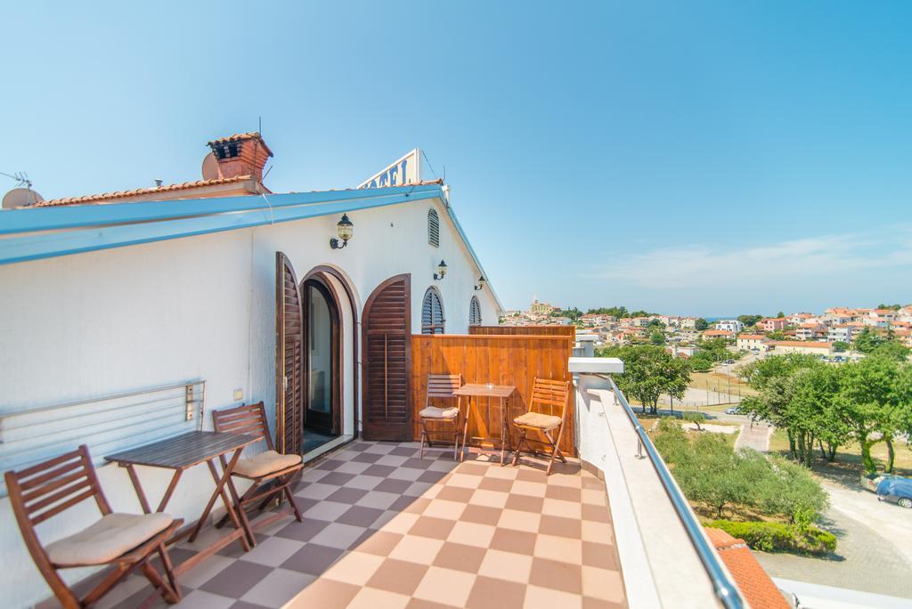 Hotel Villa Врсар Экстерьер фото