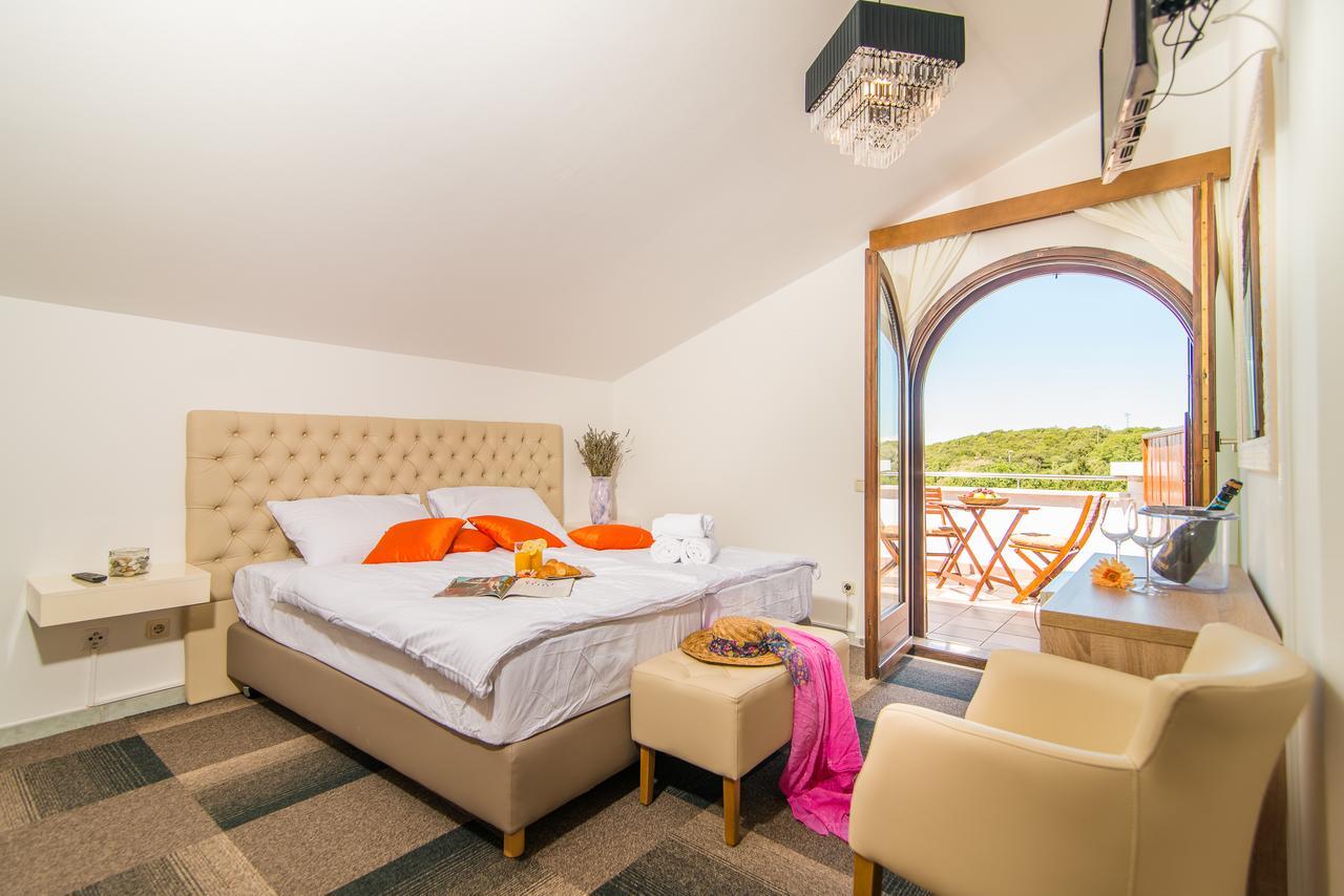 Hotel Villa Врсар Экстерьер фото