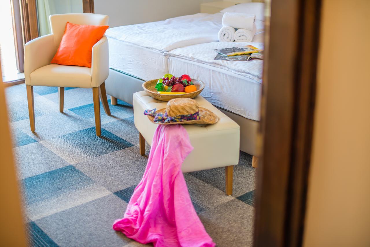 Hotel Villa Врсар Экстерьер фото